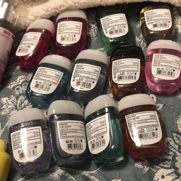 NWT Bath & Body Works Birthday 15 Pc Soap & Sanitizers - Picture 9 of 10